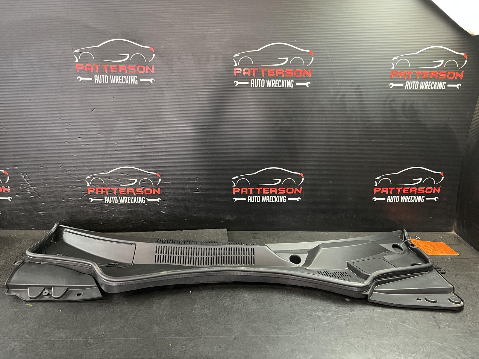 14-17 MASERATI GHIBLI COWL VENT WINDSHIELD WIPER SCREEN TRIM PANEL COVER MOLDING
