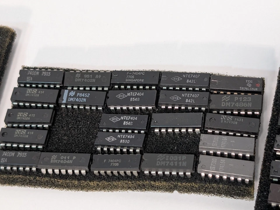 Lot of Assorted Semiconductors, NTE4528B; Phillips MC14516B; SGS HCF4002BE; More - Image 4 of 4