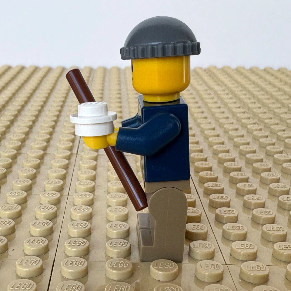 LEGO Creator Detective's Office: Pool Player STICK, CUE BALL twn219, 10246, 2015 - Image 4 of 4