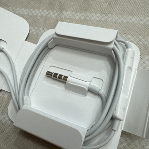 Genuine Apple Wired EarPods 3.5 mm Headphone Plug MNHF2AM/A White A1472 - Afbeelding 5 van 5