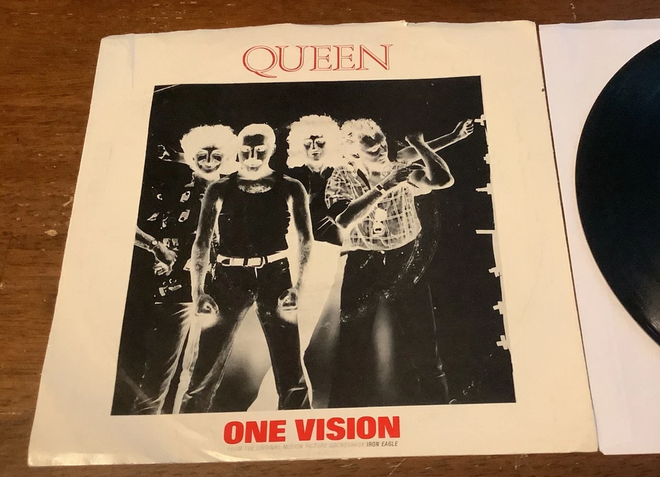 Queen 45 w/ps One Vision Blurred Vision 1985 Capitol B-5530 Foto 2 de 4