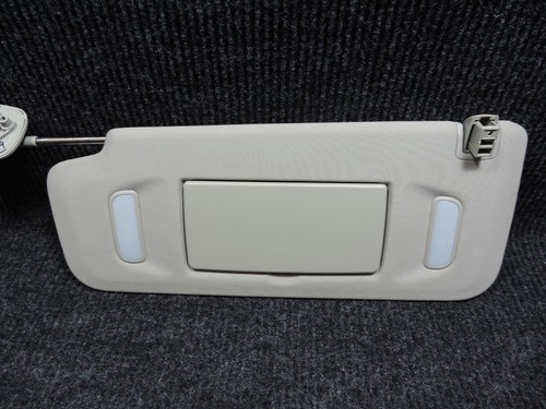 2007-2014 GM OEM TAHOE YUKON LH TAN SLIDING ILLUMINATED SUN VISOR SUNVISOR #19 - Picture 2 of 5