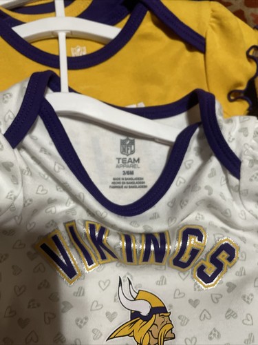 Minnesota Vikings newborn 3-pcs set 3/6M NWT - Picture 6 of 7