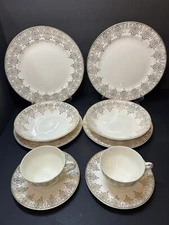 Le Bon Ware USA 10 Piece Dinnerware Set-2 Place Settings-Rare