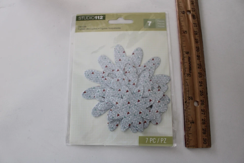 Álbum de recortes artesanías K&Company Studio112 7 piezas plata/verde/rojo deslumbrante flor troquelada Foto 2 de 4