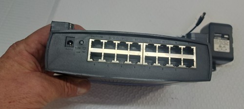 Linksys EZXS16W Etherfast 16-Port 10/100 Workgroup Switch WITH Power Adapter - Picture 7 of 10