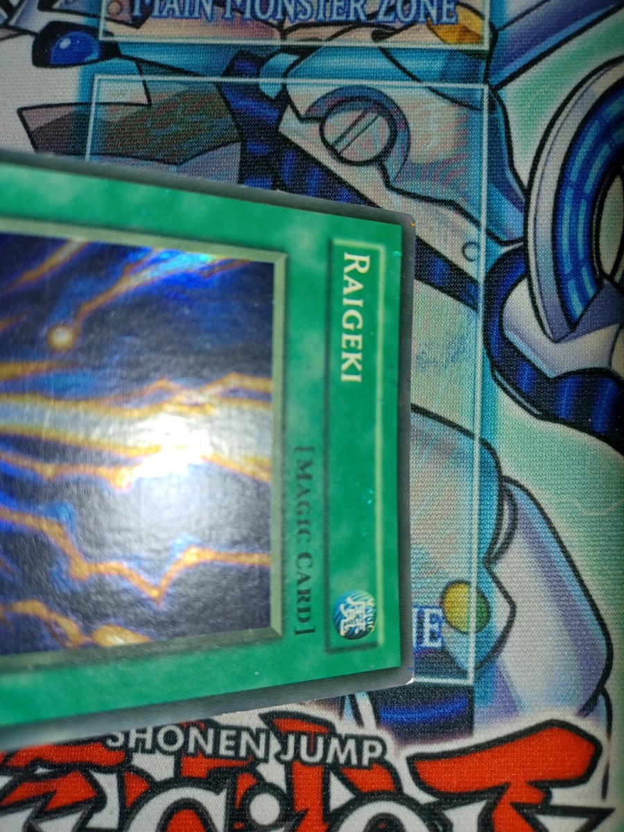 Yu-Gi-Oh! Raigeki LOB-053 Super Rare 1st Edition LP/MP Yu-Gi-Oh! Raigeki LOB-053 Super Rare 1st Edition LP/MP