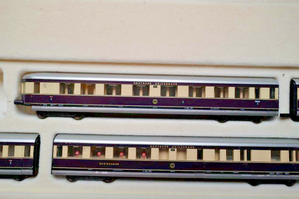 1936-39 Henschel-Wegmann-train set N gauge Limited Edition Train