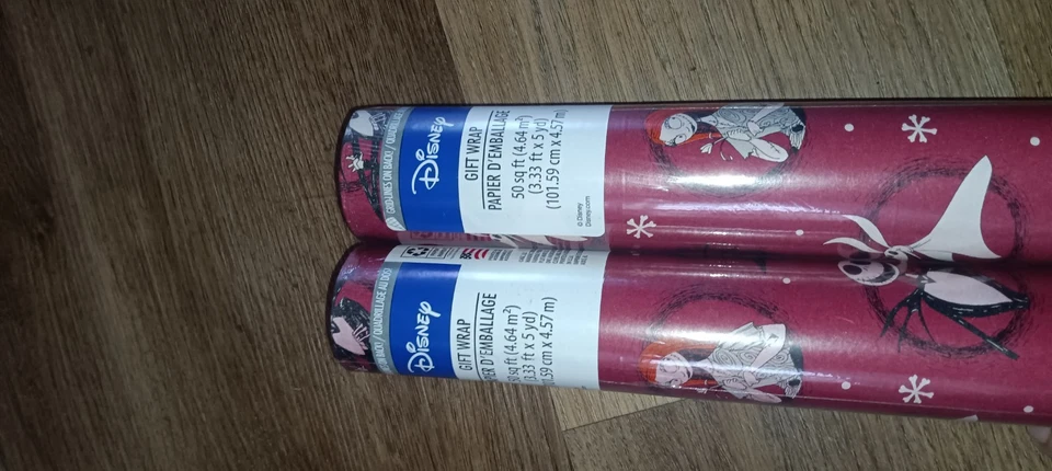 2 rollos de papel de envolver regalo Pesadilla antes de Navidad rojo negro 50 pies cuadrados Foto 3 de 3