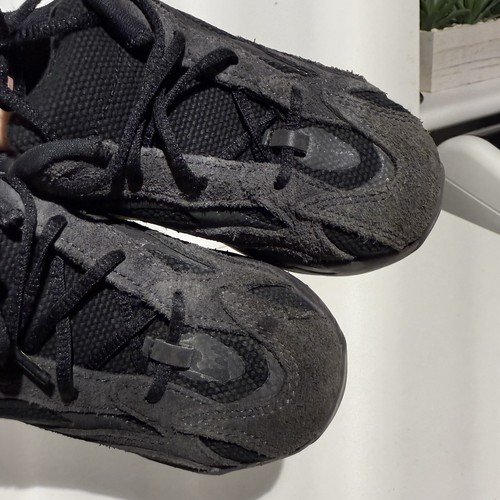 Adidas Yeezy Boost 700 V2 Vanta Niños YS10k Negro - Imagen 9 de 13