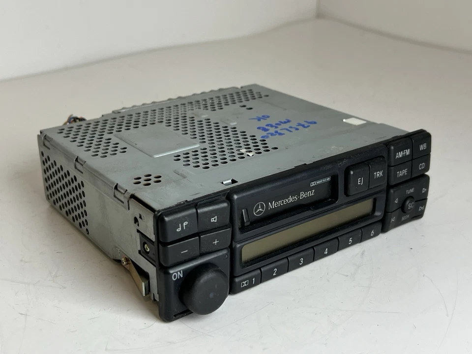 Mercedes-Benz SL320 1997 reproductor de radio de audio FM/AM A0038206086 OEM Foto 2 de 4