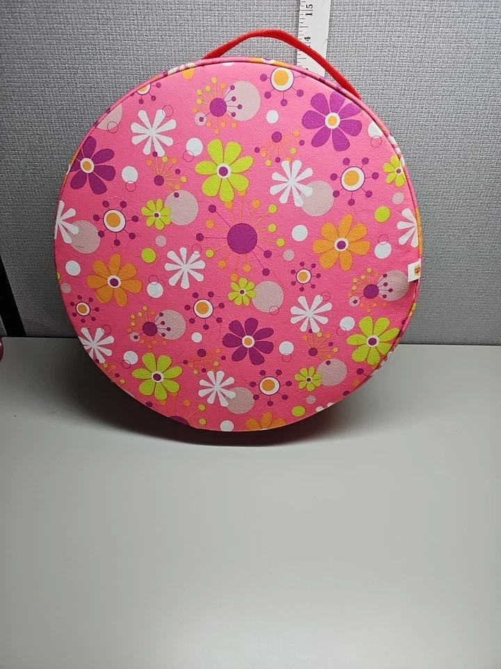 Manhattan Juguete Groovy Niñas Groovy Apartamento Estuche de Transporte y Muñeca de Peluche McKenna Foto 4 de 4