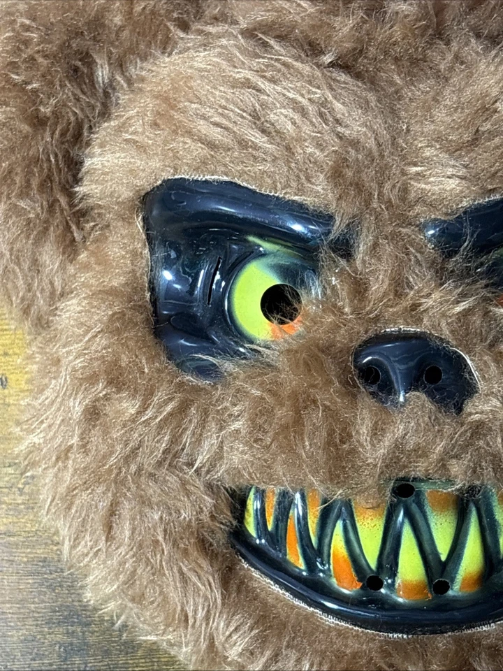 Brand New Five nights at Freddy's Killer Brown Bear Adult Mask - Image 3 of 4