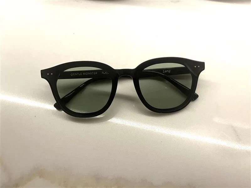 Occhiali da sole Gentle Monster Flatba Lang neri con lenti verdi 65 18 147 usati