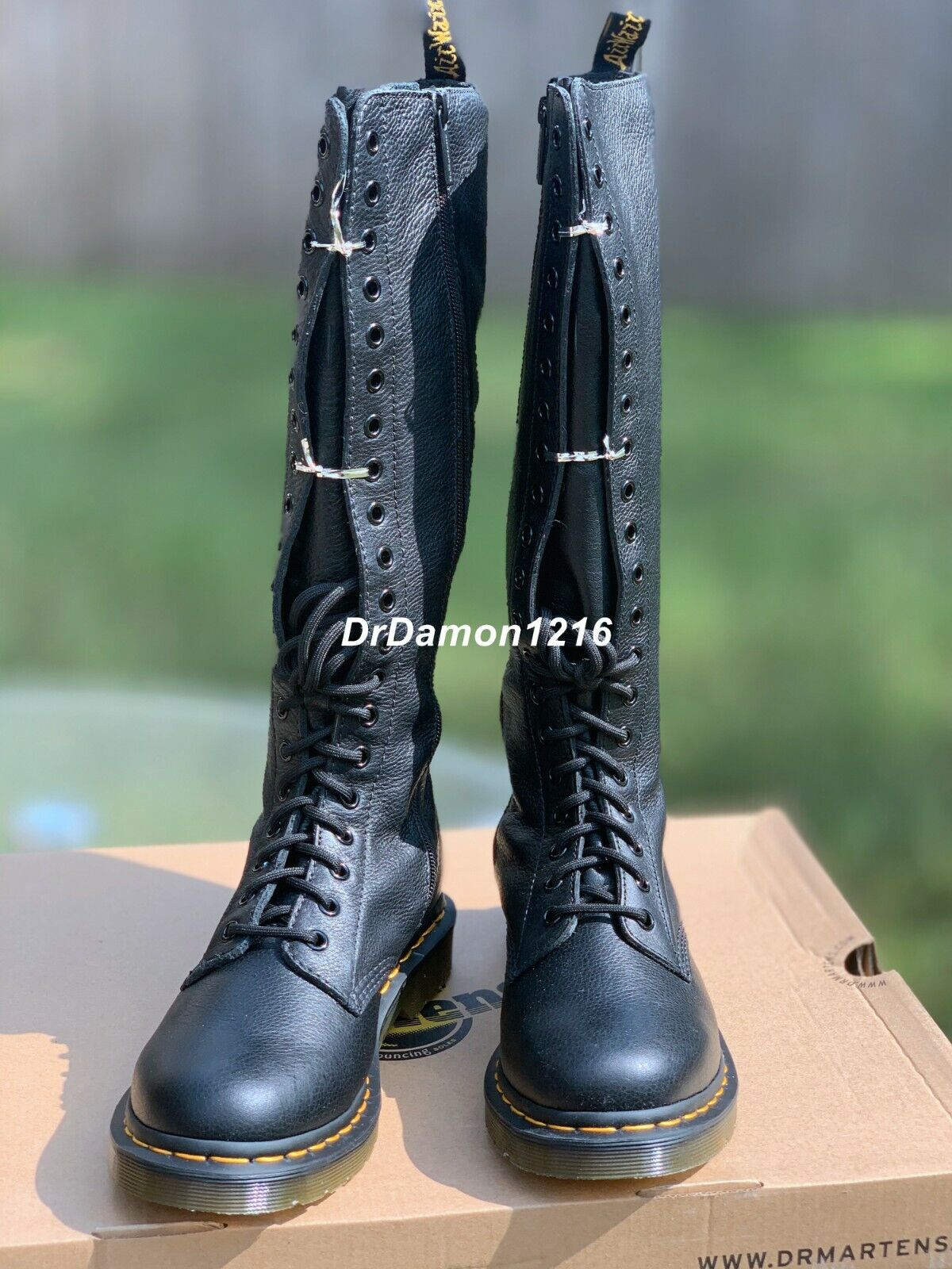 NIB Dr. Martens Women's 1B60 VIRGINIA LEATHER KNEE HIGH 20-eye