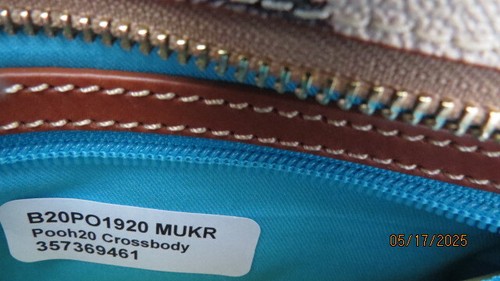 Disney Dooney and Bourke Classic Winnie the Pooh and Friends Crossbody New 2020 - Picture 6 of 8