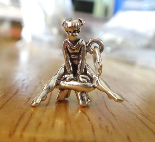 Sterling Silver 3D 18x15mm Girl on a Vault Gymnastics Charm! - Picture 2 of 9