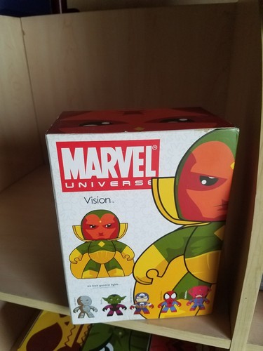VISION MARVEL AVENGER MIGHTY MUGGS FIGURE HASBRO VINYL FACTORY SEALED NIP *2008* - Picture 3 of 4