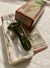 VINTAGE HEDDON “LUNY FROG” W/RED BORDER DOWN LEAPING BASS BOX ! EX LURE ! RARE