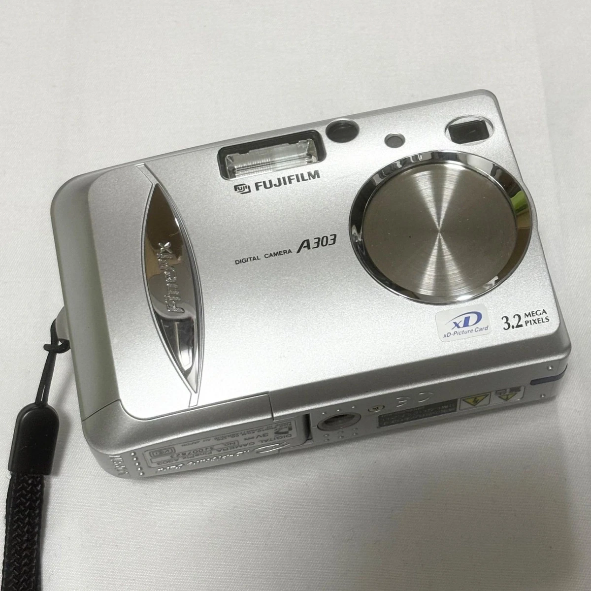 FUJIFILM FinePix A303 デジタルカメラ Amazon.com : Fujifilm FinePix A303 3MP Digital Camera w/ 3x