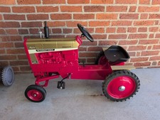 Scale Models International Pedal Tractor 1026 Golden Demonstrator 
