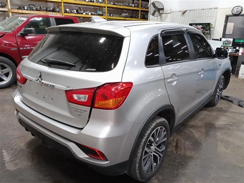 Cilindro maestro de freno 2018 Outlan Sp Sku#3911833 Foto 4 de 4