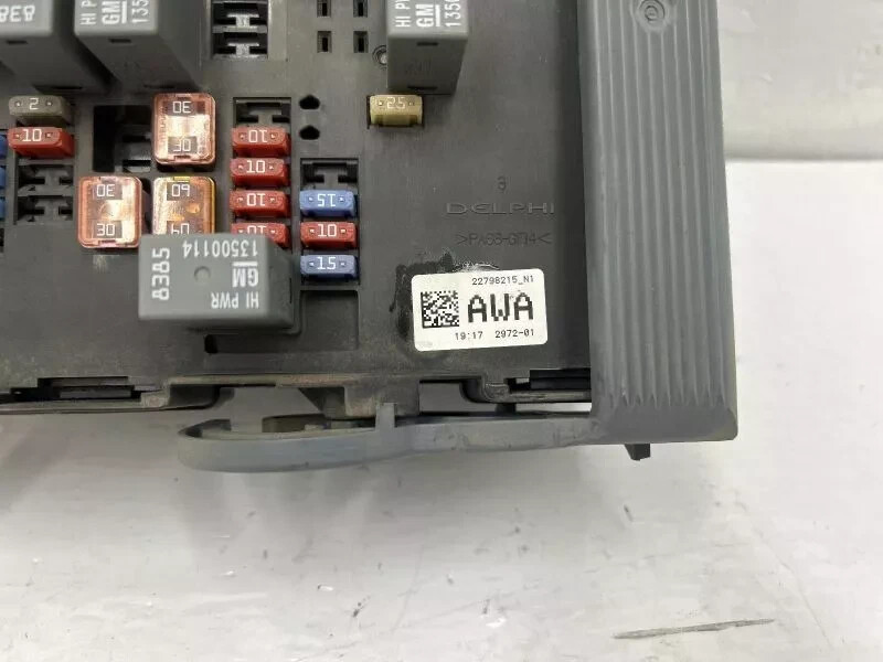 サラチキページ 2010-2013 Chevy Silverado 1500 Pickup Engine Fuse Box | eBay