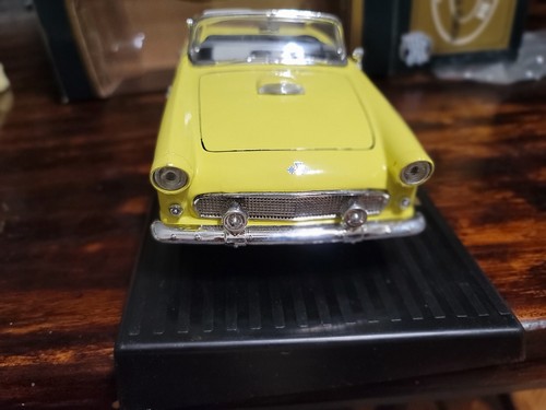 Road Tough 1955 Ford Thunderbird 1:18 Die-Cast Metal - Picture 3 of 14