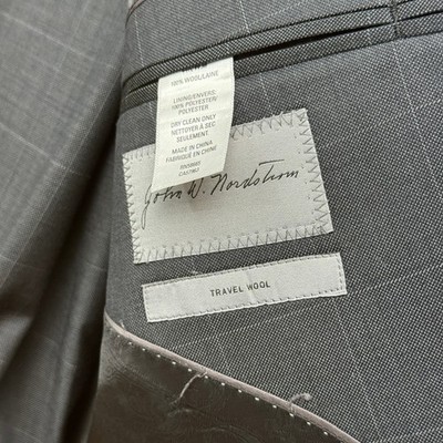 John W Nordstrom Suit 44R38W Charcoal Windowpane Italian fabric REDA Travel Wool
