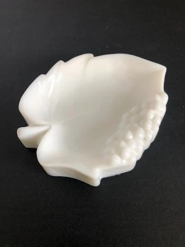 VTG Imperial Glass White Milk Glass Trinket Dish Spoon Rest - Grape Leaf
