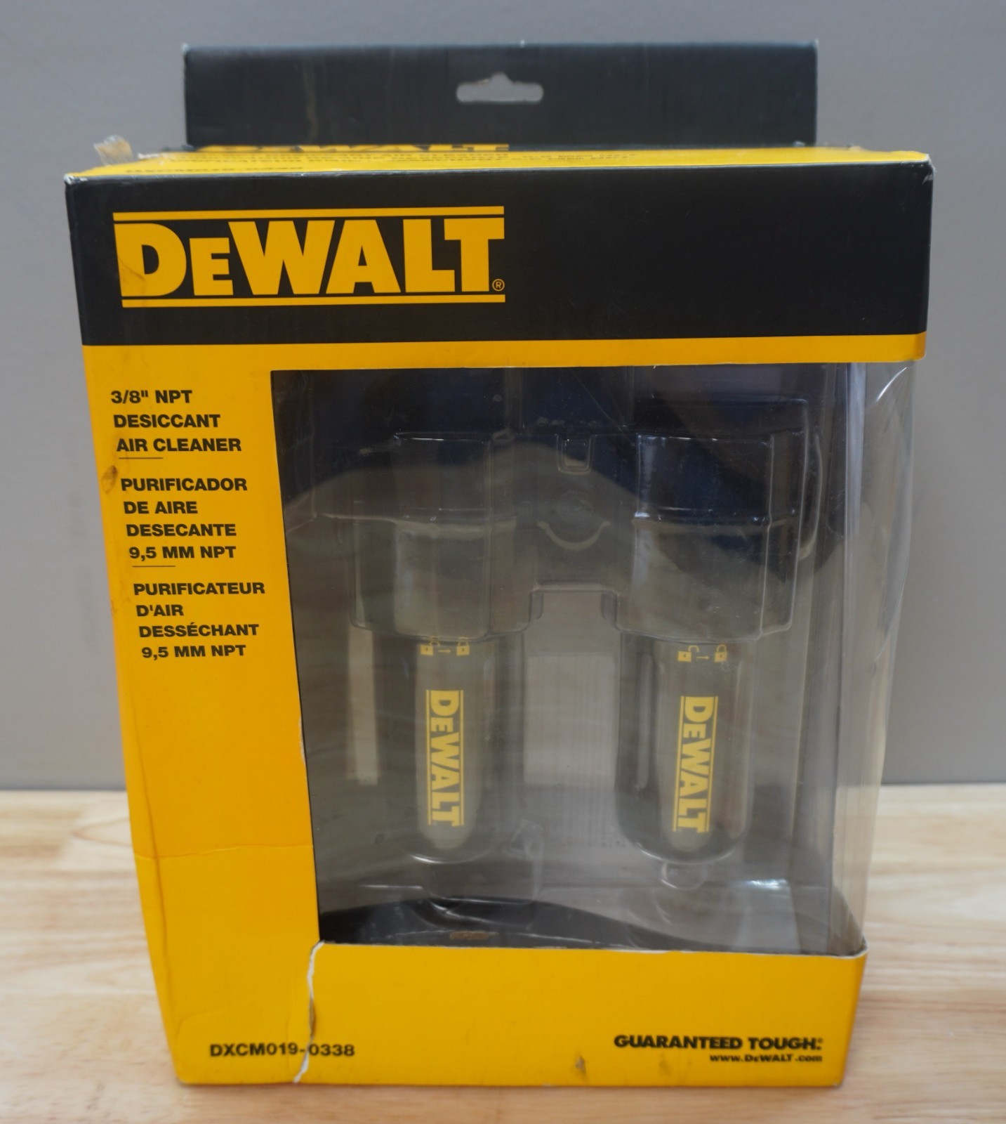 Dewalt DXCM019-0338 3/8" NPT Desiccant Air Cleaner OPEN BOX NEW