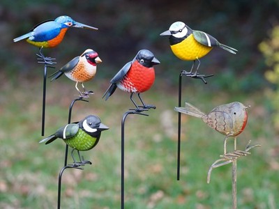 Set 6x Metall Gartenvögel auf Pfählen 1m hoch Rotkehlchen Blaumeise Eisvogel Deko