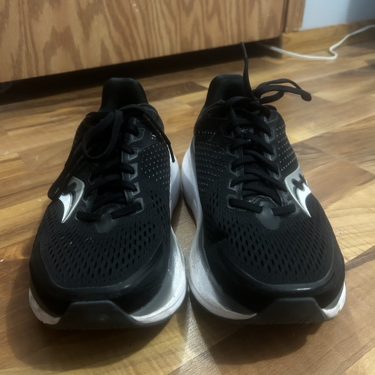 Saucony Guide 17 Men's Running Shoes Black X Wide Size 9 S20938-100