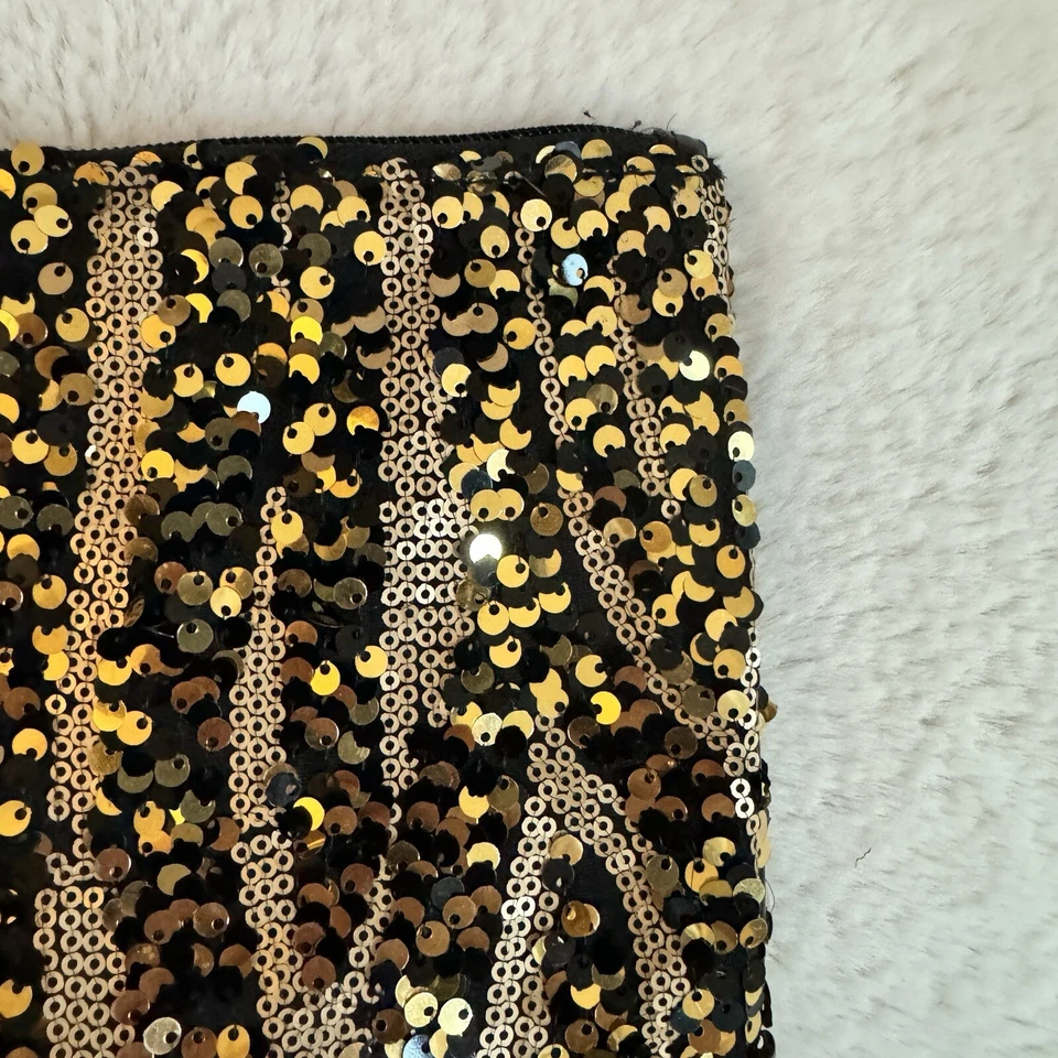 Borla pequena de embreagem Stephanie Johnson preta dourada com zíper - Imagem 3 de 4