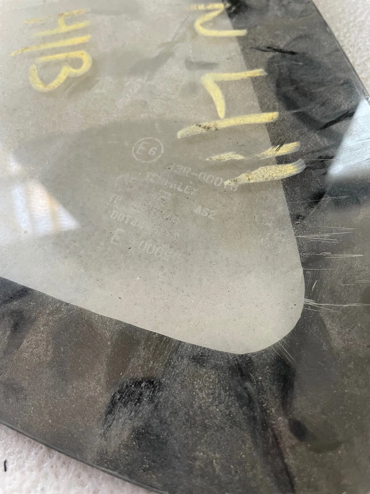 Chevrolet Sprint 1987 4 puertas diestro derecho cuarto trasero ventanas Foto 4 de 4