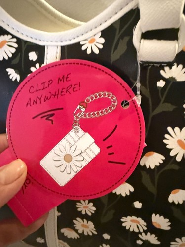 NUEVO CON ETIQUETAS BOLSO BANDOLERA BETSEY JOHNSON XOLINDIE NEGRO MARGARITA CON ESTUCHE PARA TARJETAS MUÑECA - Imagen 7 de 7