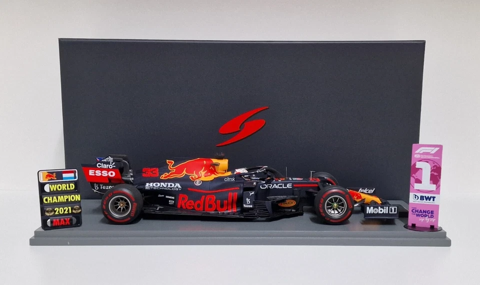 SPARK 1:18 MODELLINO AUTO F1 RED BULL HONDA RB16B MAX VERSTAPPEN ABU DHABI 2021 - Immagine 3 di 4