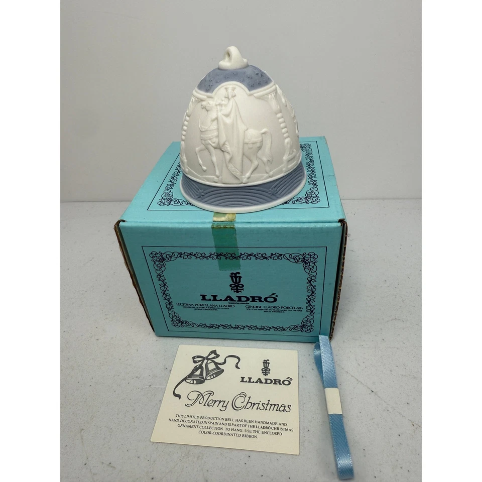 雅致瓷制圣诞快乐钟圣诞 1990 限量版装饰品 - BP — 第 3/4 张图片