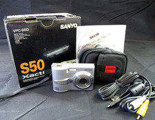 Sanyo Xacti VPC-S50 Silber 5MP Digitalkamera 2x Zoom Autofokus Blitz TOP ZUSTAND