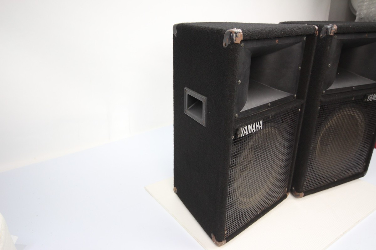 Yamaha S112111 Club Series III 400 Watt max powerful PA or Monitor