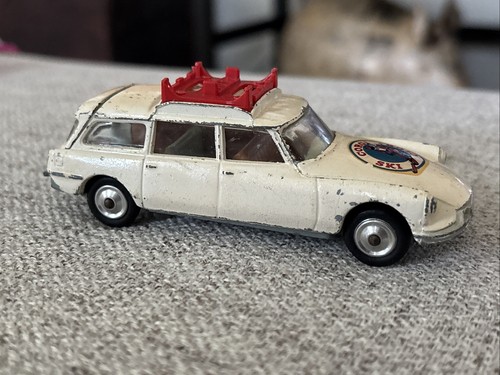 Vintage 1960s Corgi Toys Citroen Safari 475 Corgi Ski Club Car Diecast
