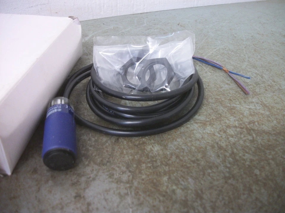 TELEMECANIQUE PHOTOELECTRIC PROXIMITY SWITCH XUB2AKSNL2T NIB - Image 2 of 3