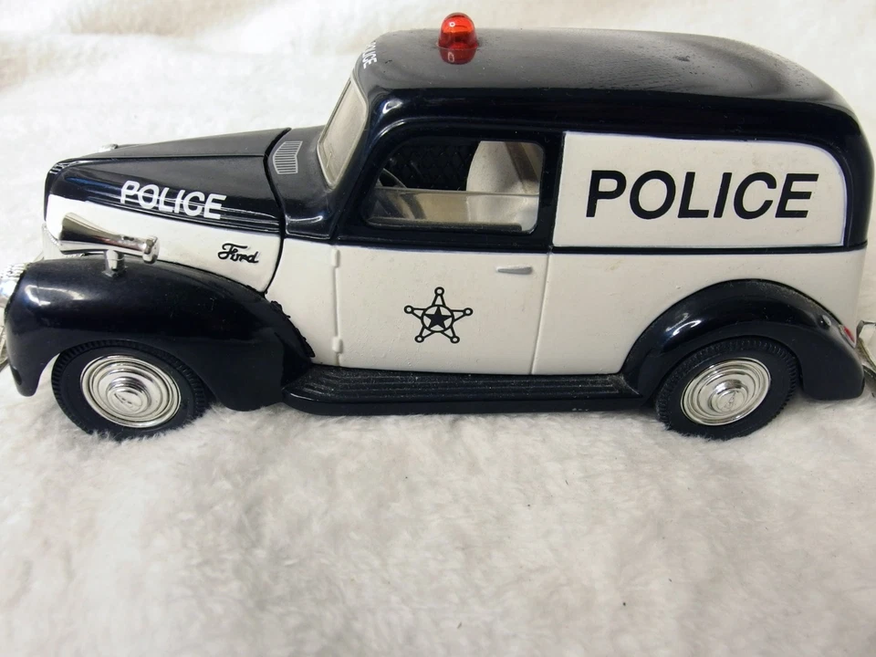 Vintage Liberty Classics 1940 Ford Police Car Die-Cast 1:25 Coin Bank 🚨 LIMITED - Image 3 of 4