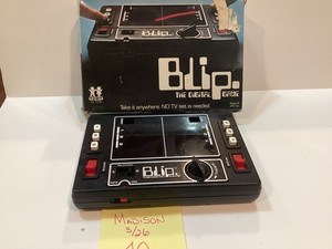 Vintage 1977 TOMY Blip #7018 hand held electronic video game tested working