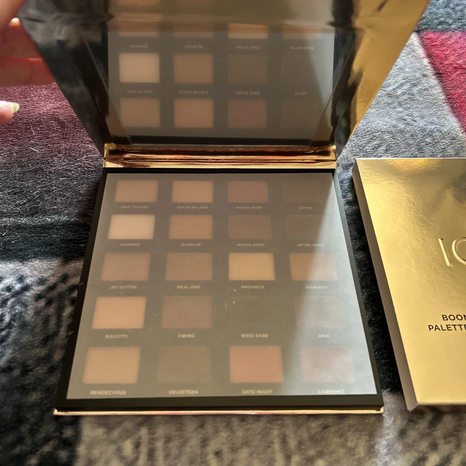 ICONIC LONDON BOOMING & GLEAMING EYESHADOW PALETTE●20X1.2 g. - Image 2 of 3