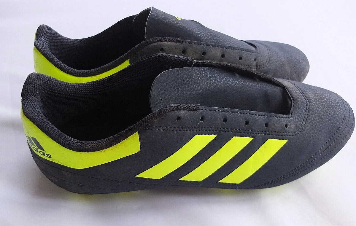 Adidas moulded hotsell stud boots
