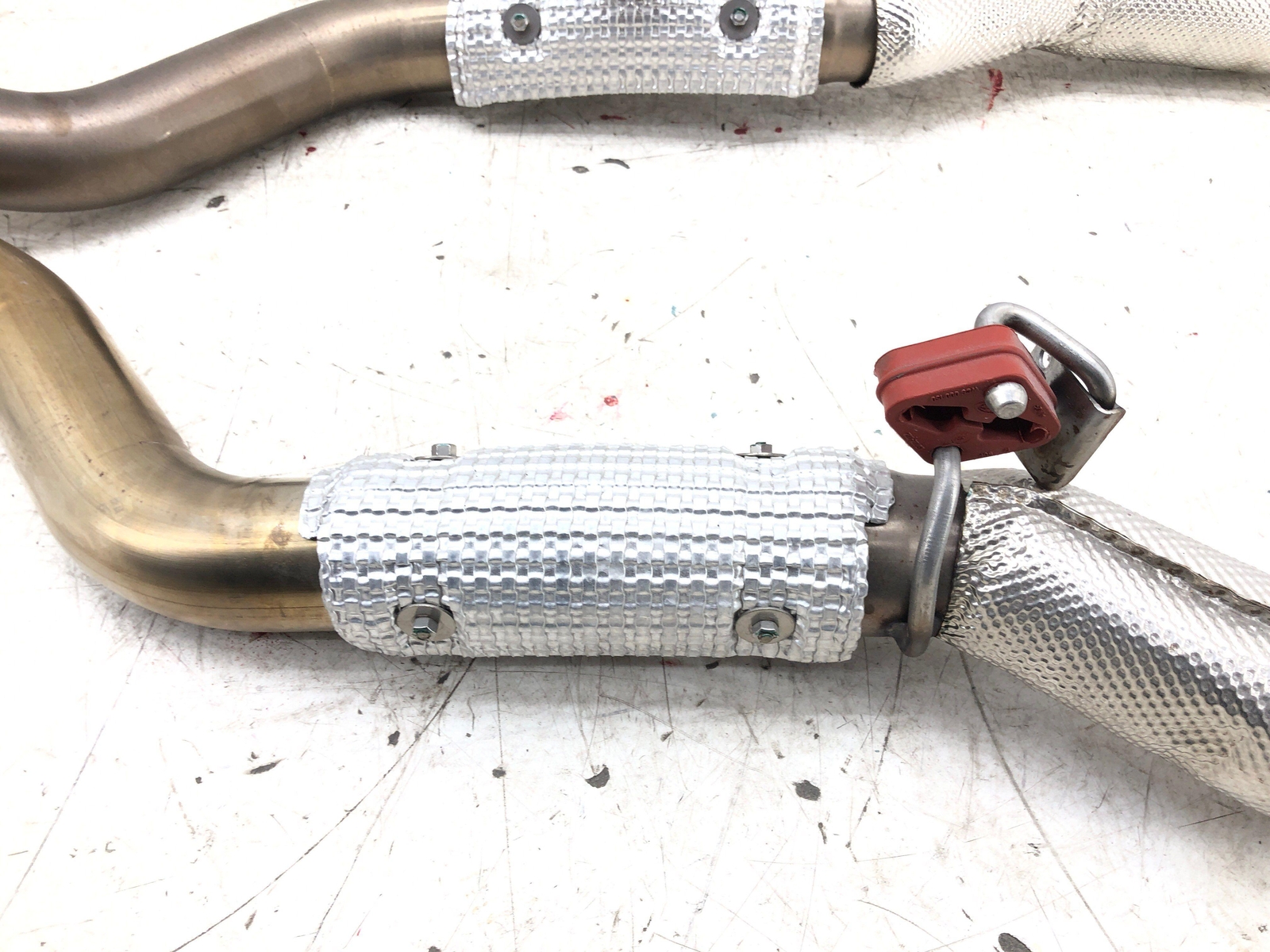 2019-2023 ASTON MARTIN VANTAGE 4.0L EXHAUST CENTER INTERMEDIATE PIPE OEM