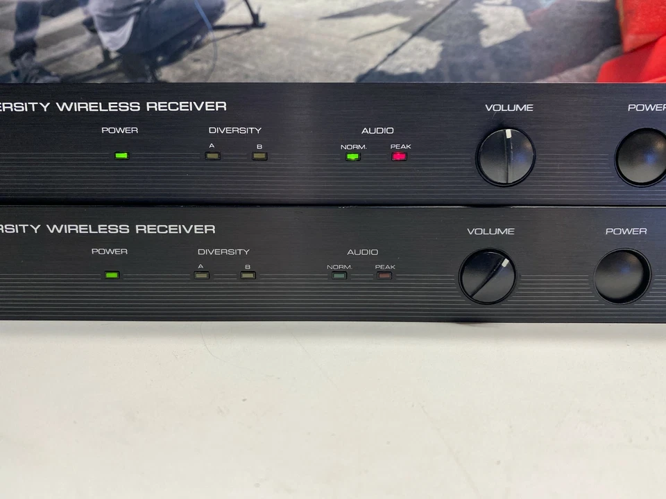 Set Of 2x Shure L4 Marcad Diversity Wireless Receiver - Image 2 of 3