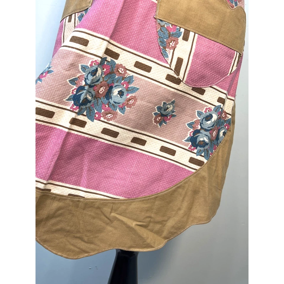 Vintage Barkcloth and Linen Full Apron Pink Tan Pockets Scalloped Edges 50s - Image 4 of 4