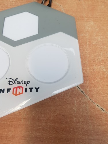 Disney Infinity 1.0 2.0 3.0 PS4 PS3 WiII WII U Base Portal INF - Weiß *8032386* - Bild 4 von 8